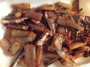 le mélange cardes-tomate-anchois